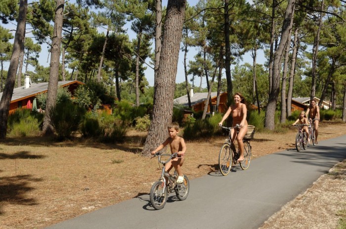 Naturists camp video France Euronat