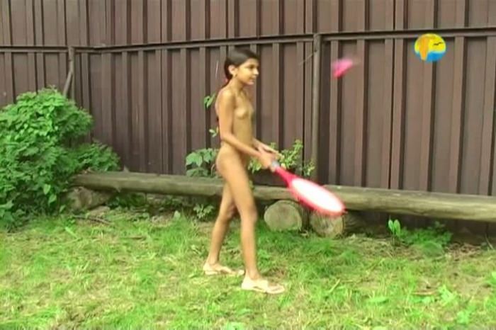 Video Naturism Freedom - Poruba girls afternoon